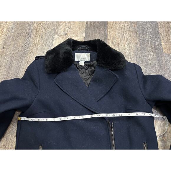 H&M Wool Blend Jacket with Faux Fur Collar - Picture 4 of 6